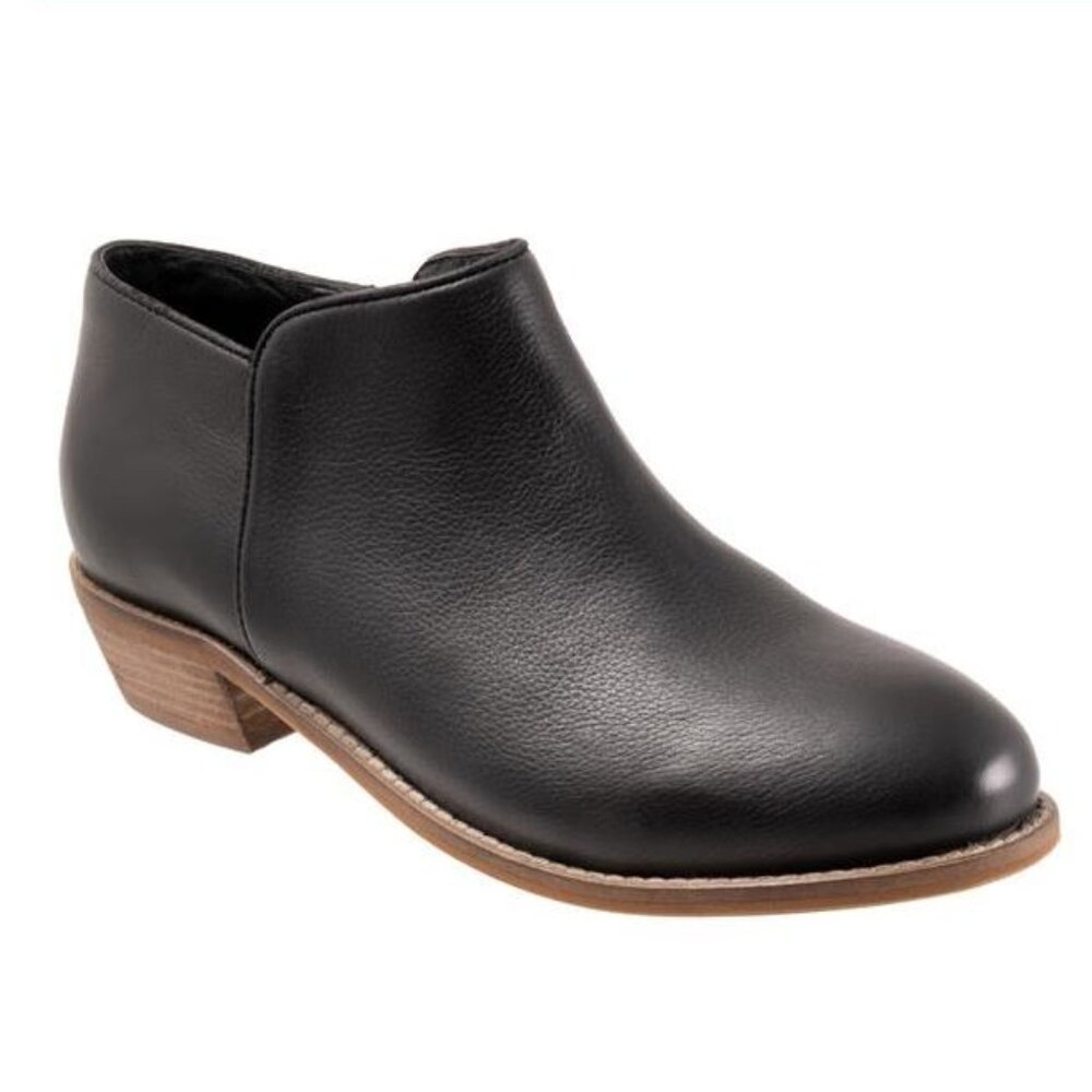 SoftWalk - Women's Rocklin Black Tumbled Leather Bootie - Size 8.5 M (B)